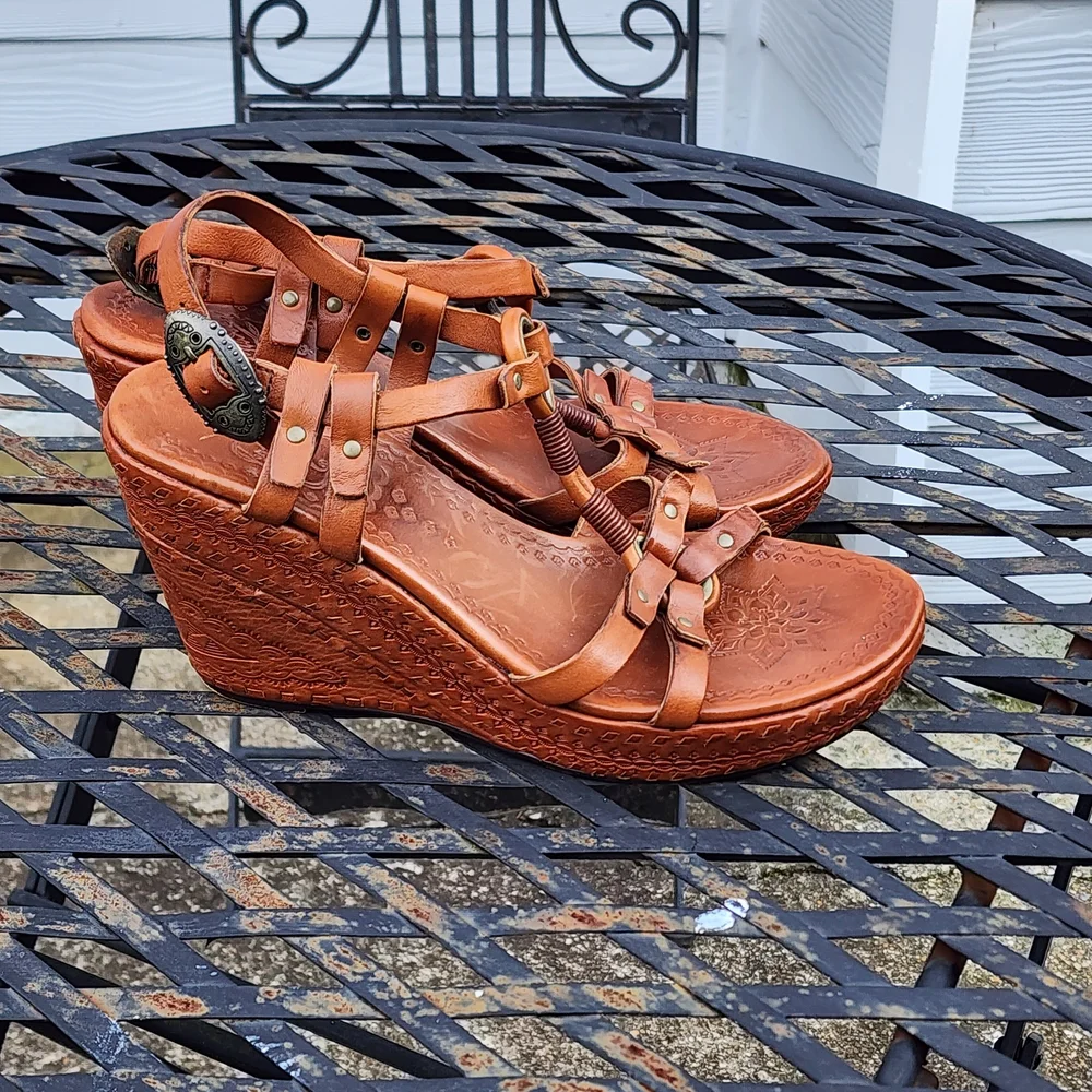 Ash‎ Women's Boho Artisan Embossed Wedge Sandals Cognac Brown Leather, Sz  38